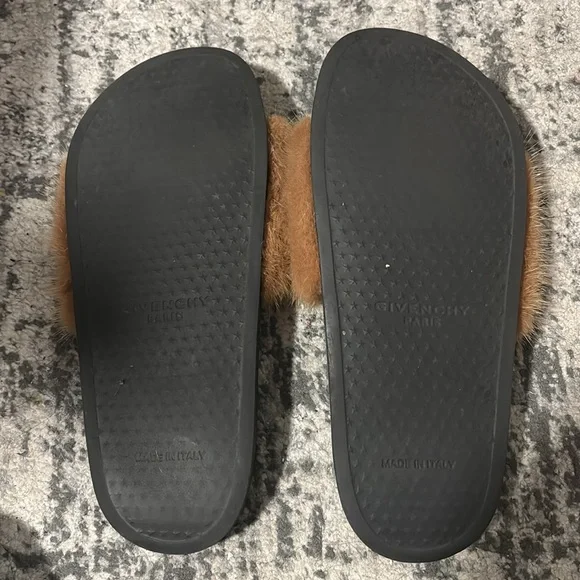 Givenchy fur slip on slides - Picture 3 of 3